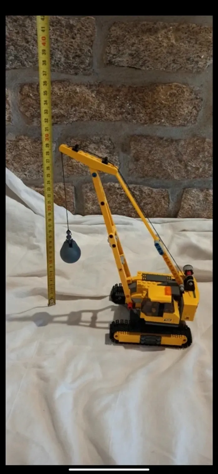 Véhicule engin de démolition tournant sur chenilles lego - photo numéro 4