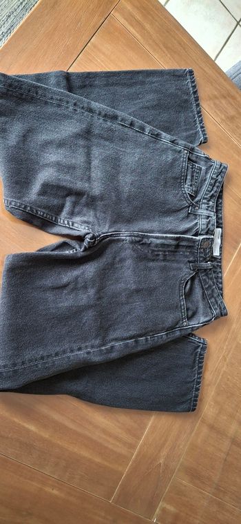 Jean Noir MOM Bershka