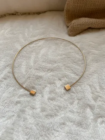 Collier rigide couleur doré