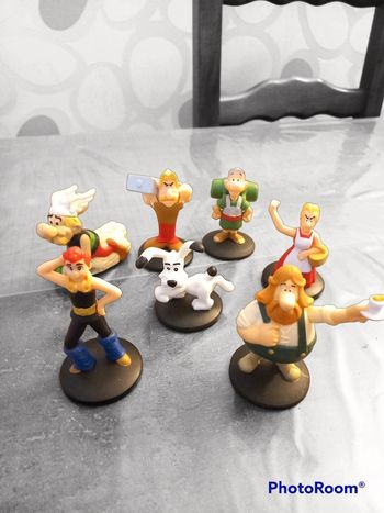 Lot 7 personnages asterix