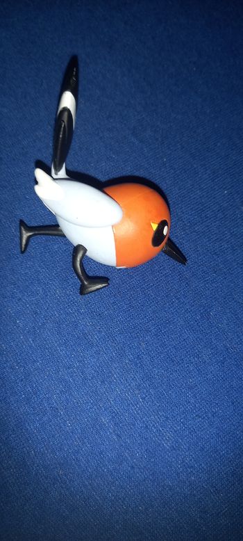 Figurine pokemon passerouge