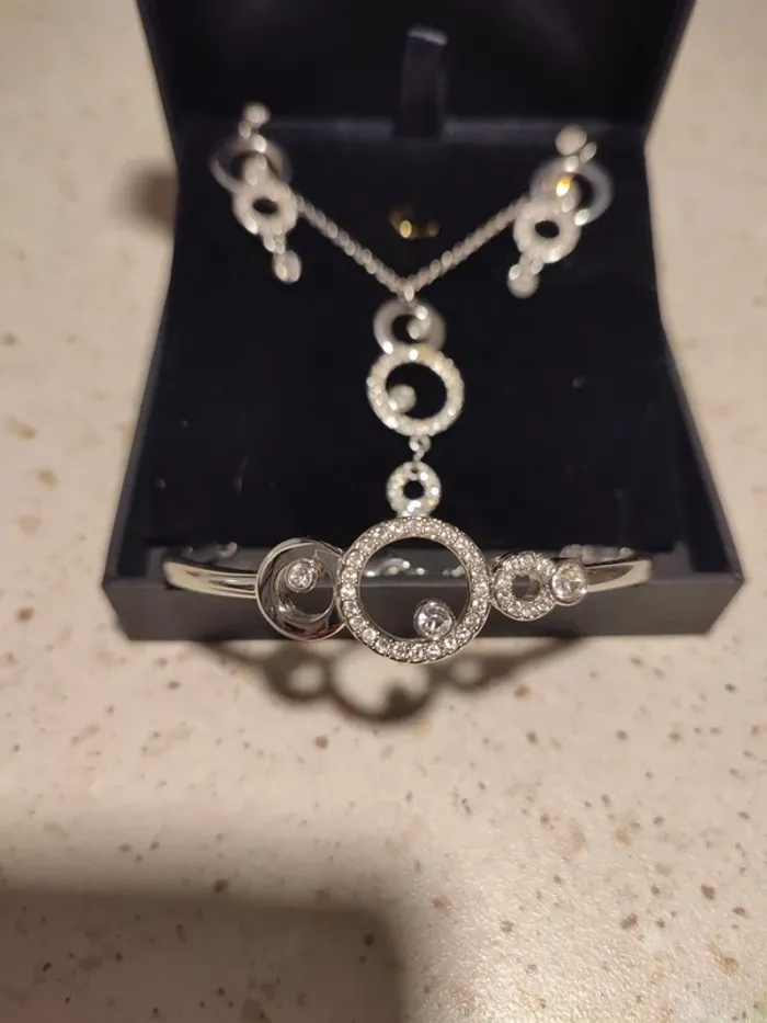 Parure Swarovski - photo numéro 4
