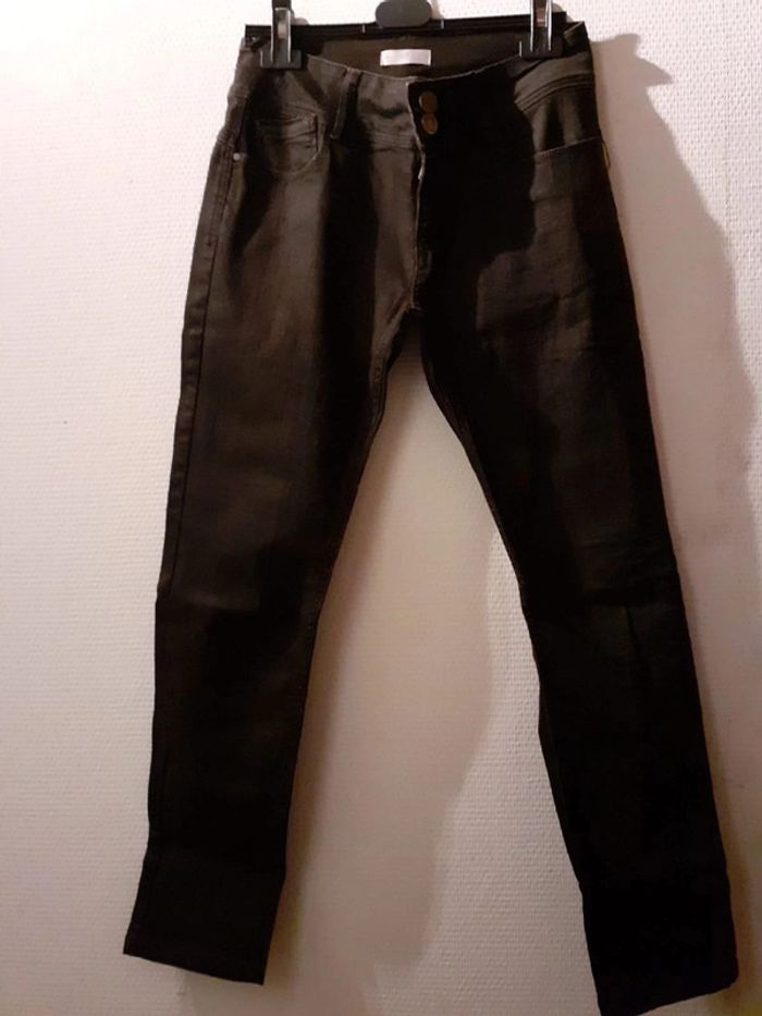 Jean noir - photo numéro 1