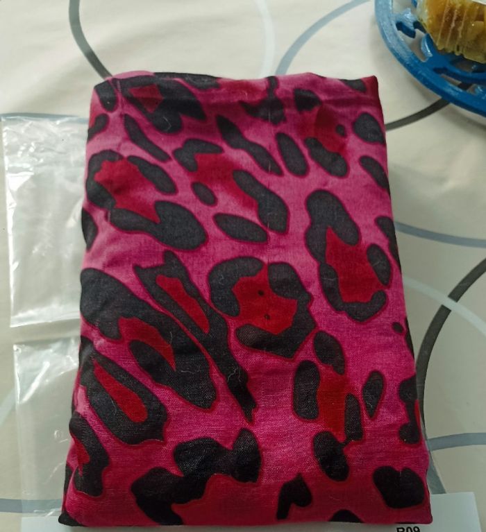 Foulard léopard rose et noir - photo numéro 2