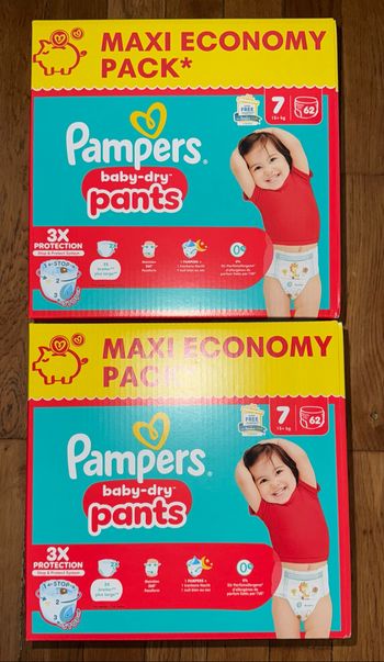 Lot de 2 cartons de couches Pampers taille 7