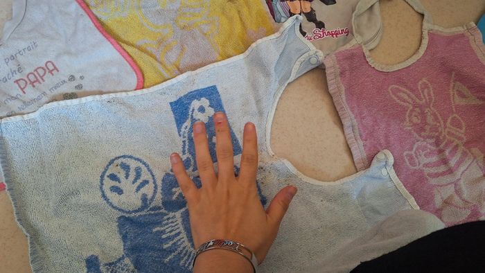 Bavoir grand offert sous condition - photo numéro 2