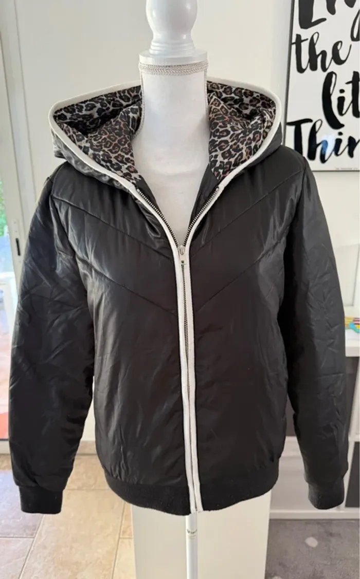 Maje Doudoune Noire Capuche Léopard Taille 36/38