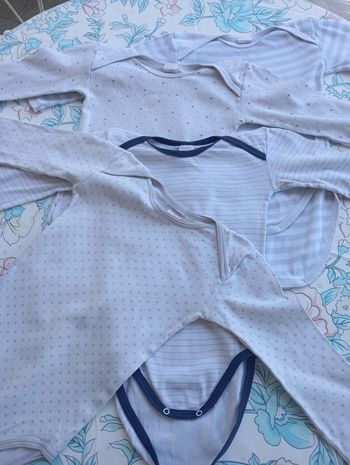 Lot de 4 bodies Absorba 3 ans