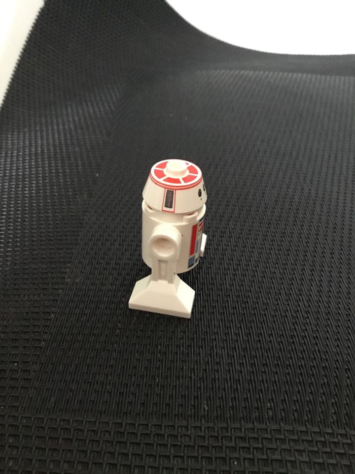 Lego Star Wars mini figurine Droide astromécano R5-D8 R5-D4 75059 9493 swo373 minifigure officiel - photo numéro 2