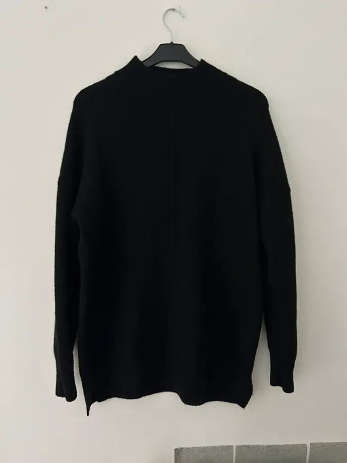 Pull noir