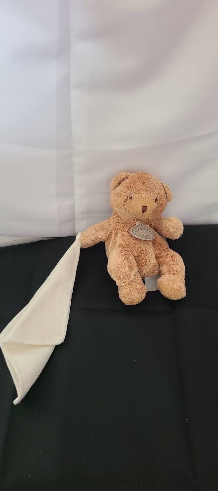 Ours BABY NAT'  doudou beige avec mouchoir - photo numéro 4