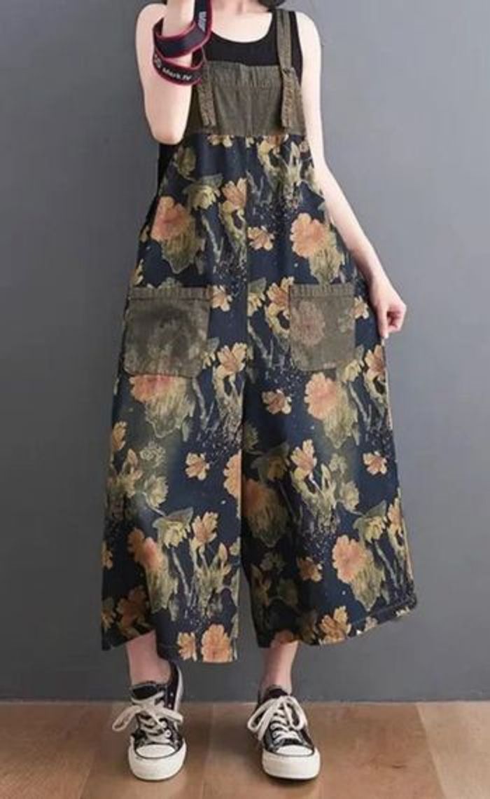 Salopette en jean fleuri / combinaison en denim fleuri