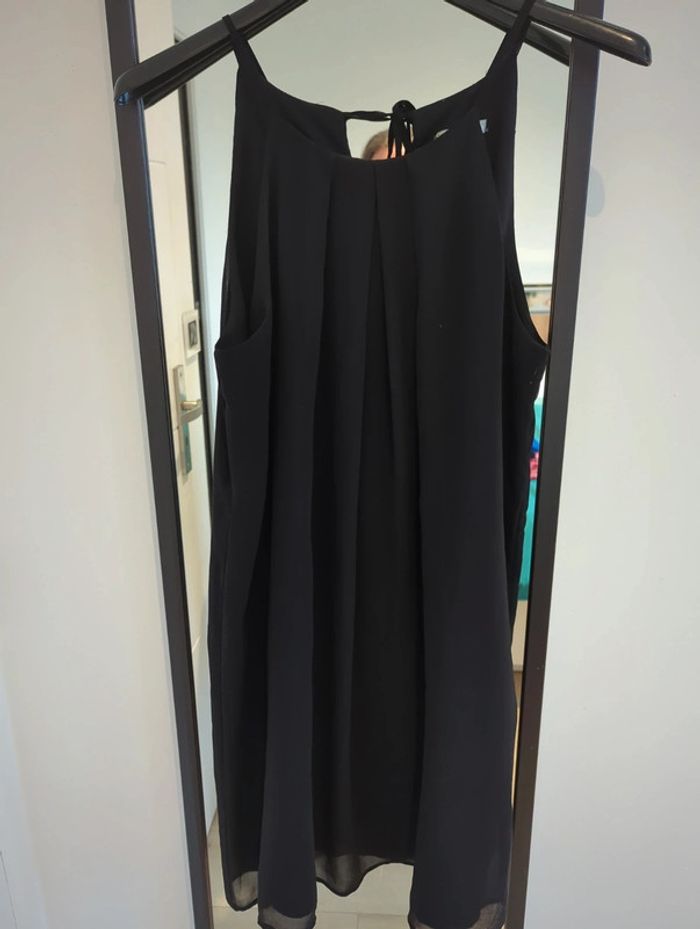 Jolie petite robe noire Légère