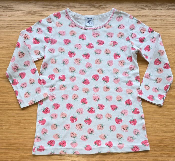 Tee-shirt Petit Bateau fraises 3 ans