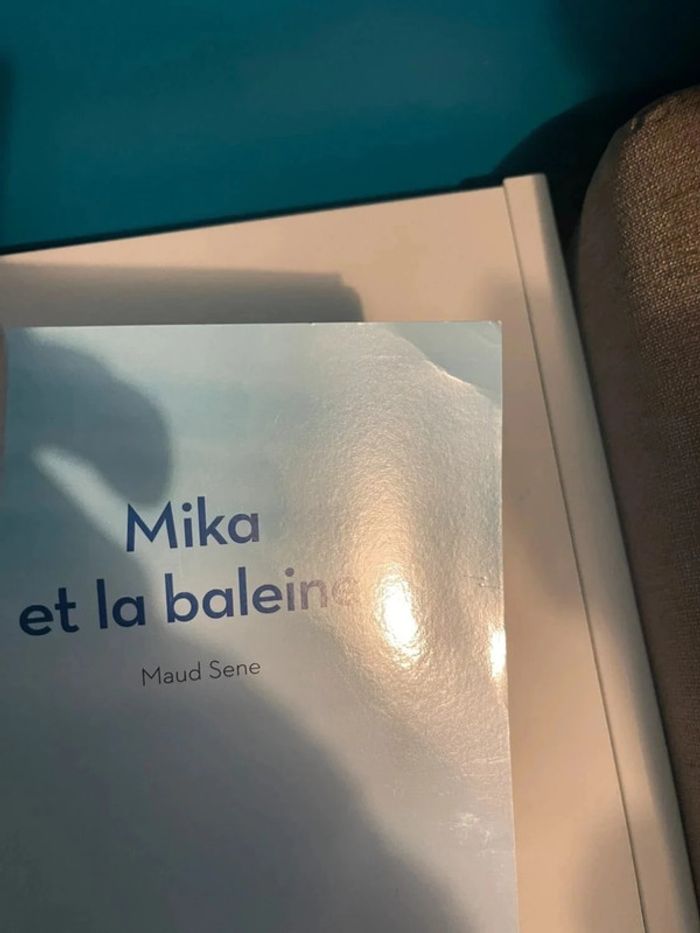 Livre école des loisirs Mika et la baleine - photo numéro 2
