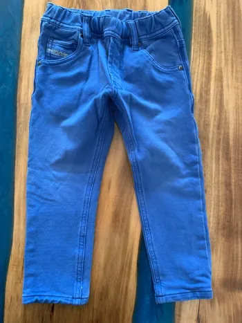 Pantalon Jogger Diesel taille 36 mois