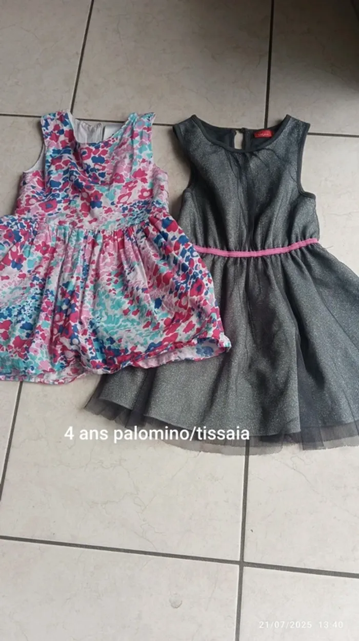 Lot 2 robes