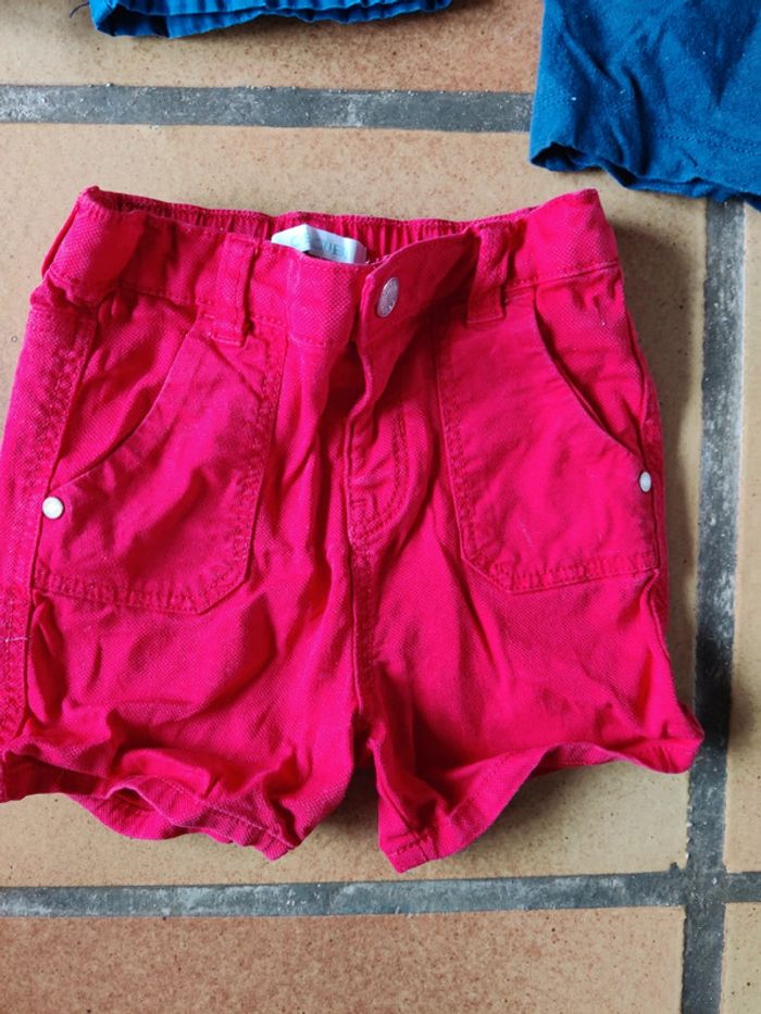Lot de trois shorts 18 mois - photo numéro 2