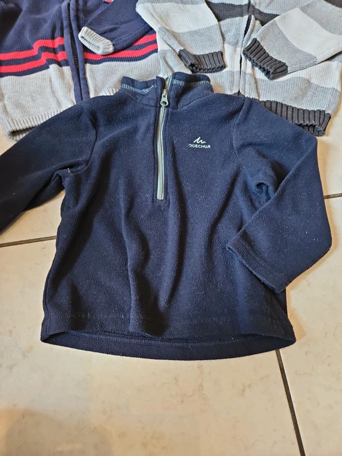 Lot de 3 gilets 2 ans - photo numéro 2