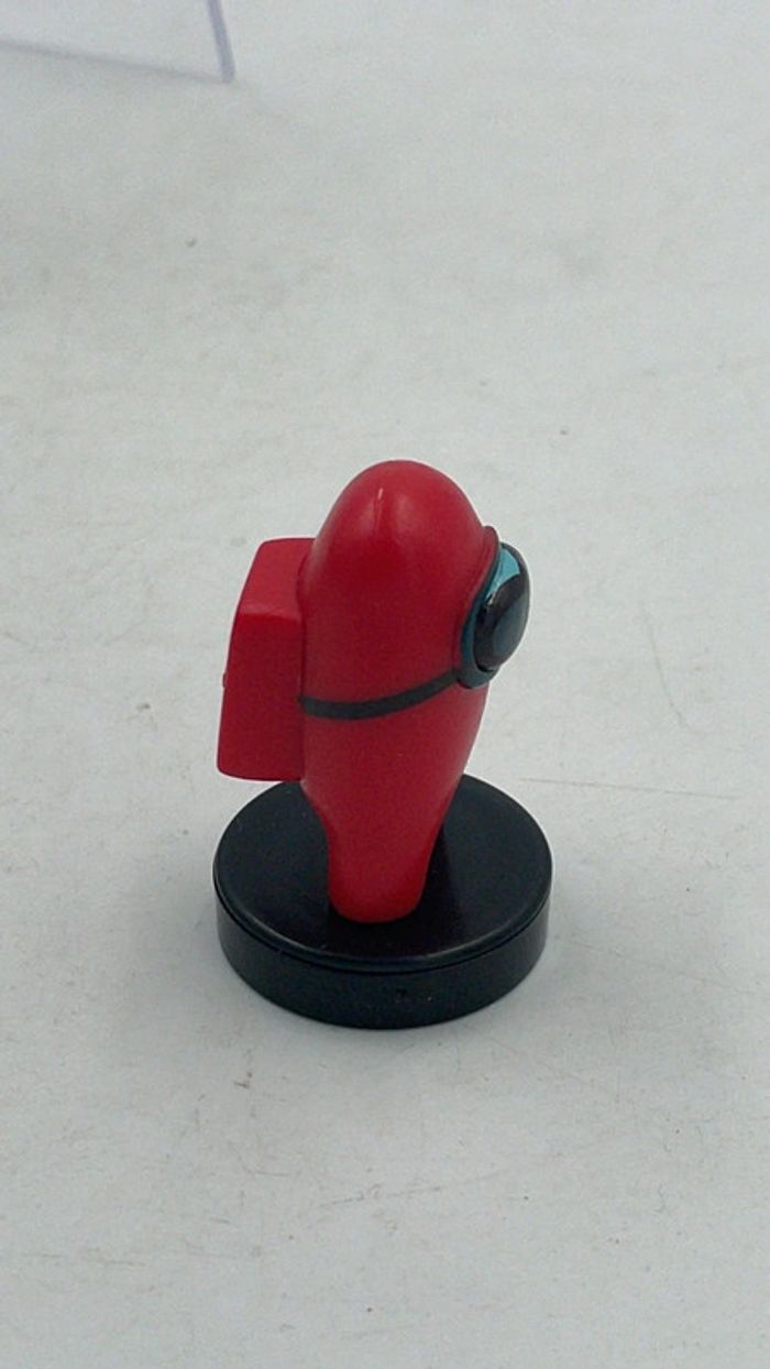 Figurine Among Us 5 cm + autocollant Tomy - photo numéro 5