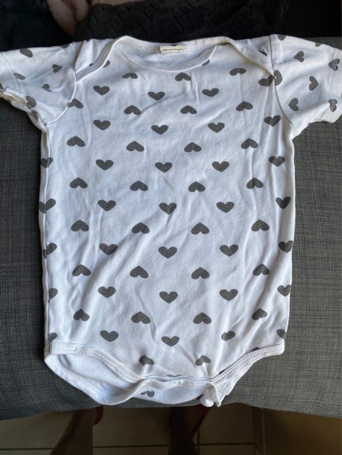 Lot 7 bodies boutchou, H&M, mots d’enfants, fille manches courtes 36m - photo numéro 14
