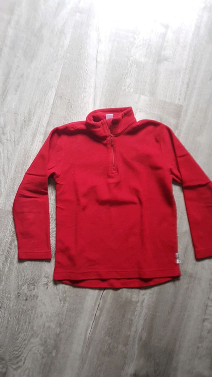 Polaire rouge decathlon taille 8 ans