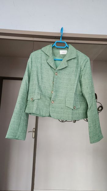 Veste verte neuve