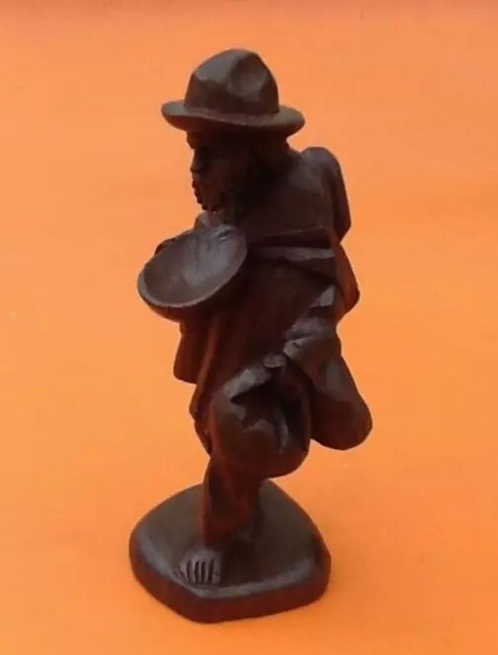 Sculpture Statuette bois sculpté Le voyageur - photo numéro 5