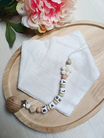 Bavoir + attache tétine