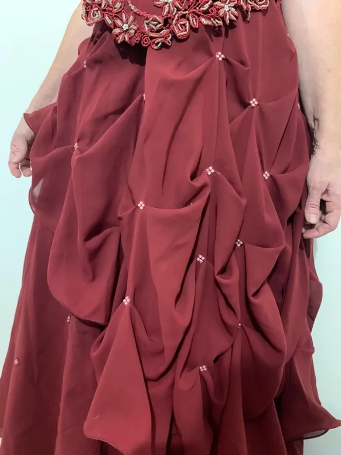 Robe de soirée bordeaux - photo numéro 3
