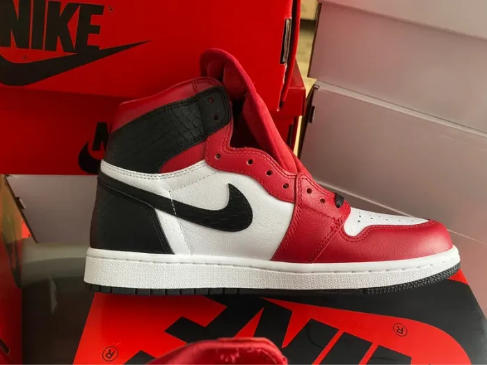 Jordan 1 high retro satin black snake - photo numéro 4
