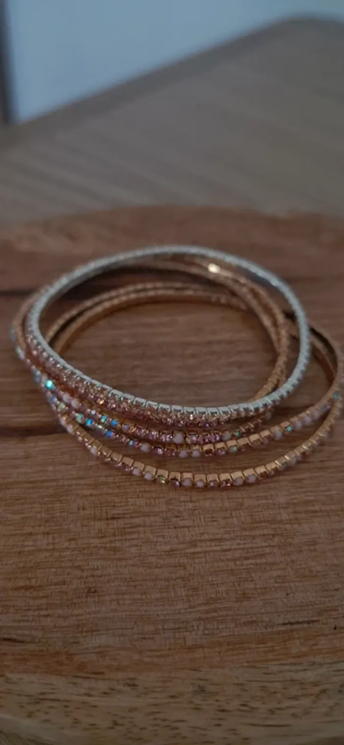 🤍 Maxi pince à cheveux beige + 5 bracelets strass roses – Neuf - photo numéro 5