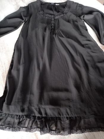 Robe noire manches longues