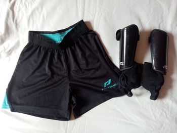 Ensemble short de foot et protège tibia avec chevillière 8 ans