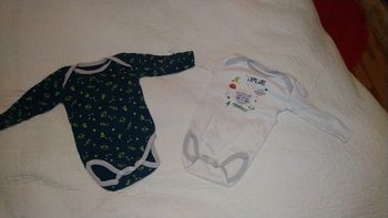Lot de 2 bodies garçon 6 mois marque Pommette thème fusée 🚀