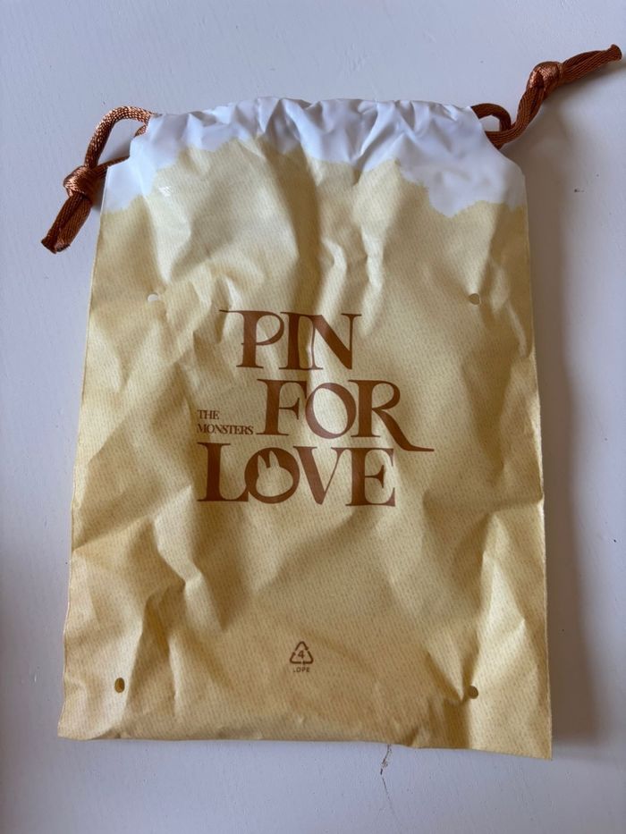 PopMart Labubu The Monsters Pin For Love « D » - photo numéro 4