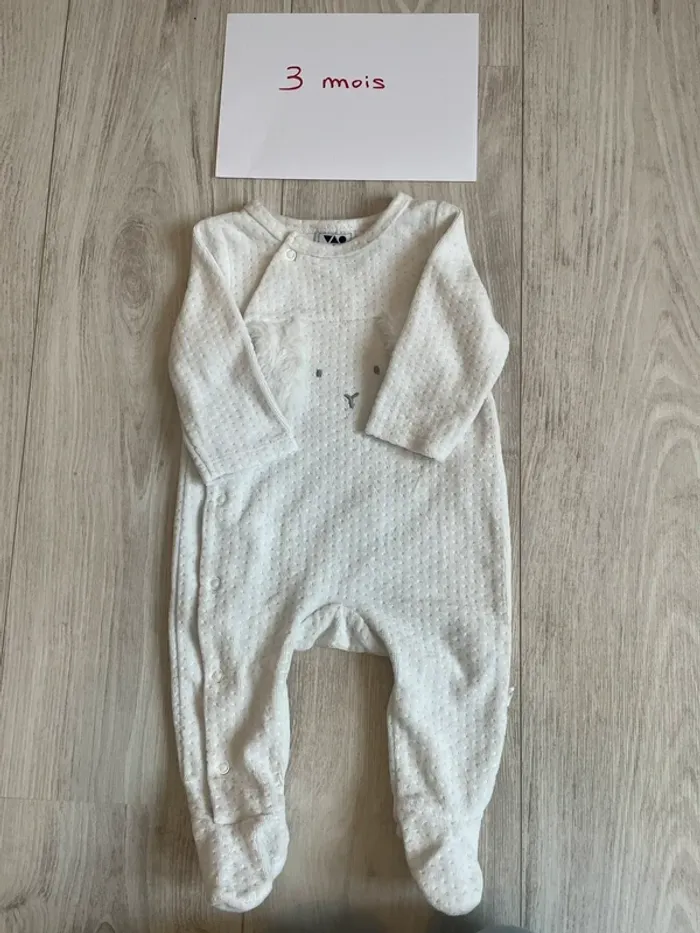 Pyjamas 1 pièce velours 3 mois - photo numéro 3