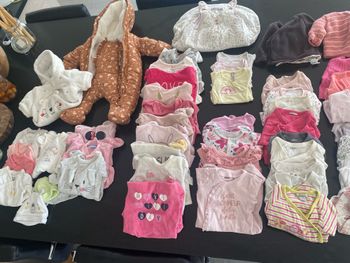 Lot fille 1 mois et un peu naissance