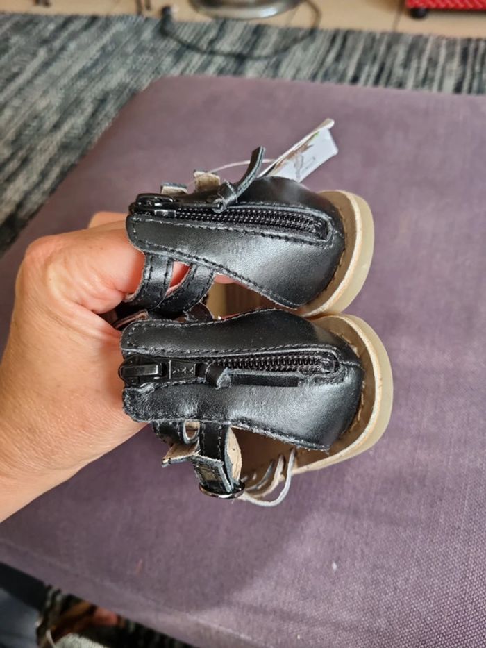 Sandales Vertbaudet neuves cuir taille 27 - photo numéro 3