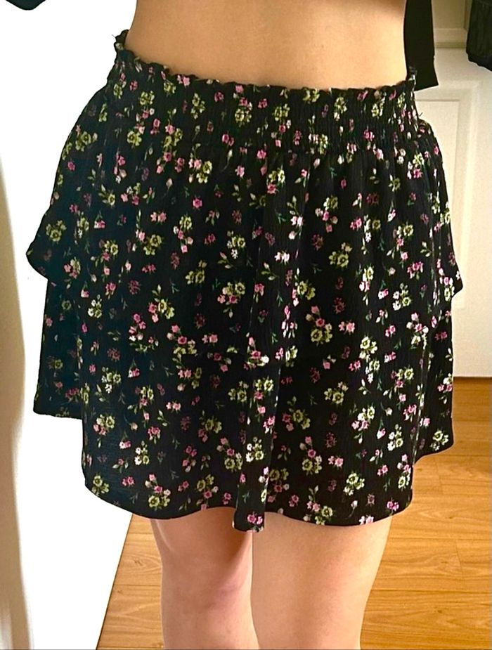 Jupe courte H&M à fleurs