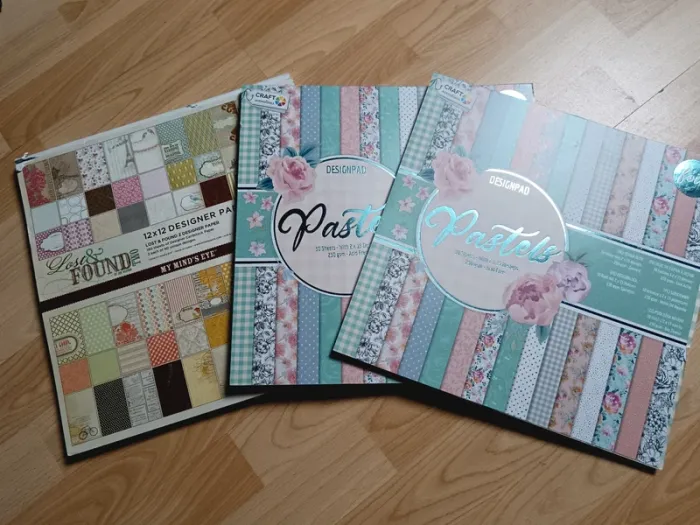Lot feuilles scrapbooking
