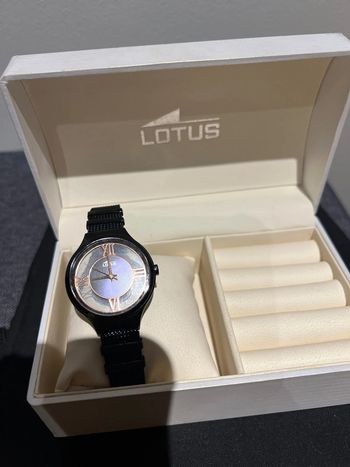Montre Lotus femme