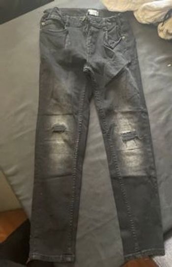 Jean noir, déchiré