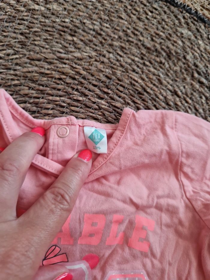 Joli tee-shirt manches longues taille 12 mois - photo numéro 4