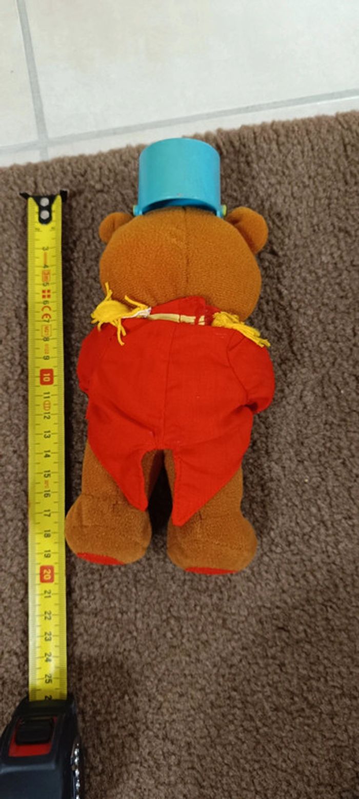 Peluche ours trompette chapeau plume - photo numéro 3