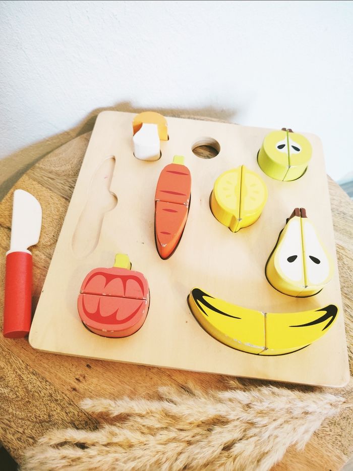 đPuzzle Dinette 2 en 1 fruits lĂ©gumes aimantĂ©s avec plateau rĂ©versible en bois marque Janod - photo numĂ©ro 3