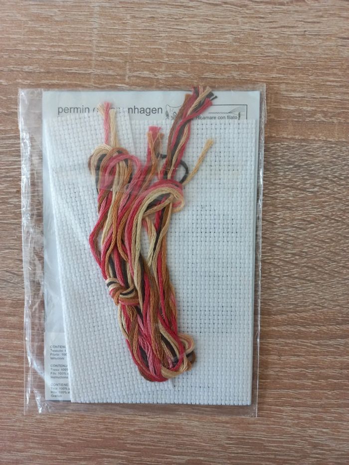 Petit point de croix le motif un nounours avec un coeur - photo numéro 2