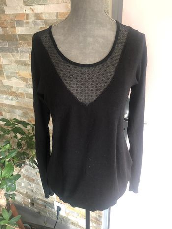 Pull noir dentelle 38