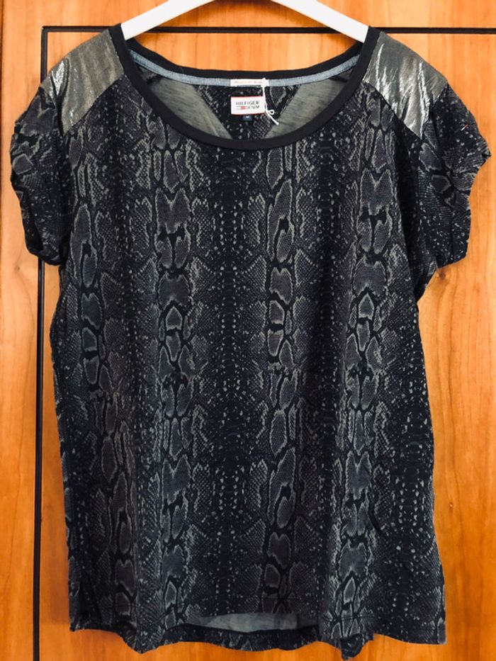 T-shirt 38 neuf Hilfiger denim neuf