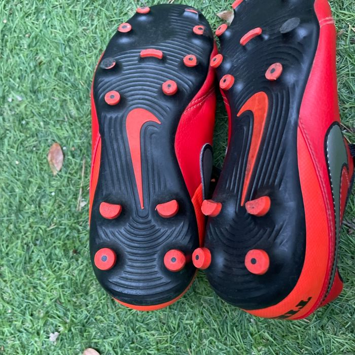 Crampons Nike en 33 - photo numéro 4